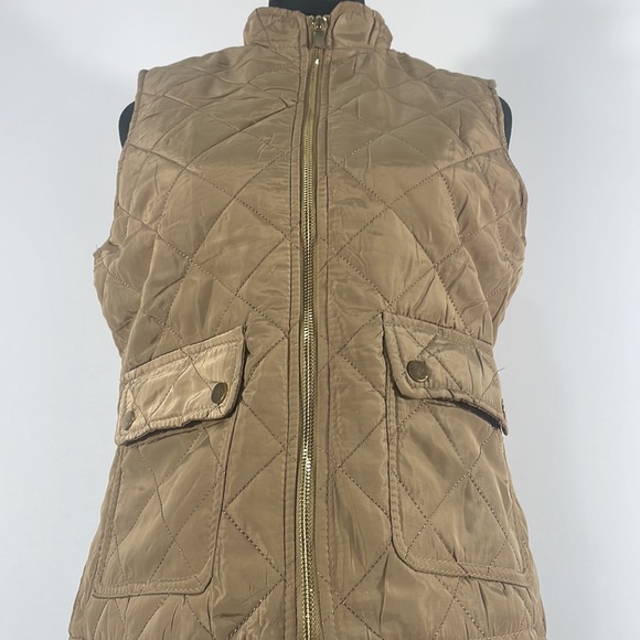 Louise Paris, Medium, Quilted, Tan Vest, Gold accents, winter, fall - Picture 10 of 10